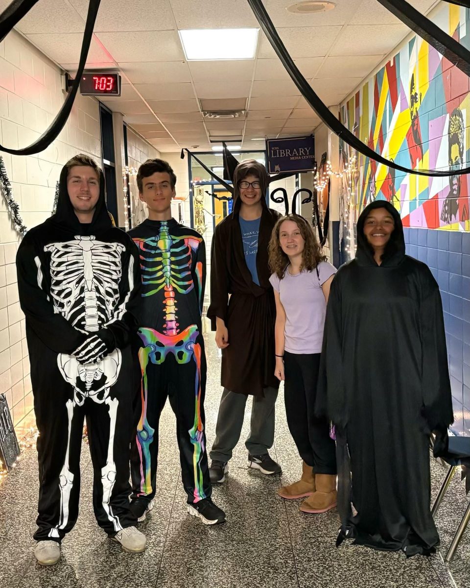 HC Key Club members wore Halloween costumes to foster a fun atmosphere at the Safe Halloween event. 