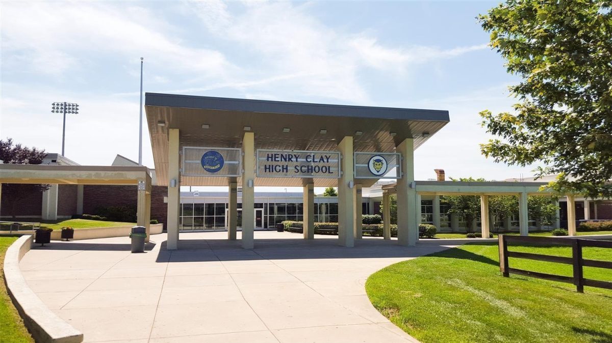 The front entrance of HC welcomes students on the first day of school.