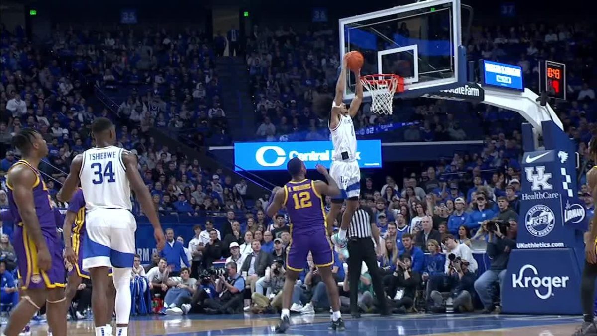 UK basketball wins 75-74 over LSU.